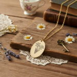 Collier Doré avec Pendentif Fleur de Naissance 12 - Narcisse de Décembre