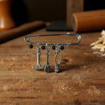 Broche Multi-outils - Perles noires