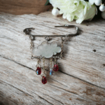 Broche “Éclat de Pluie rouge”