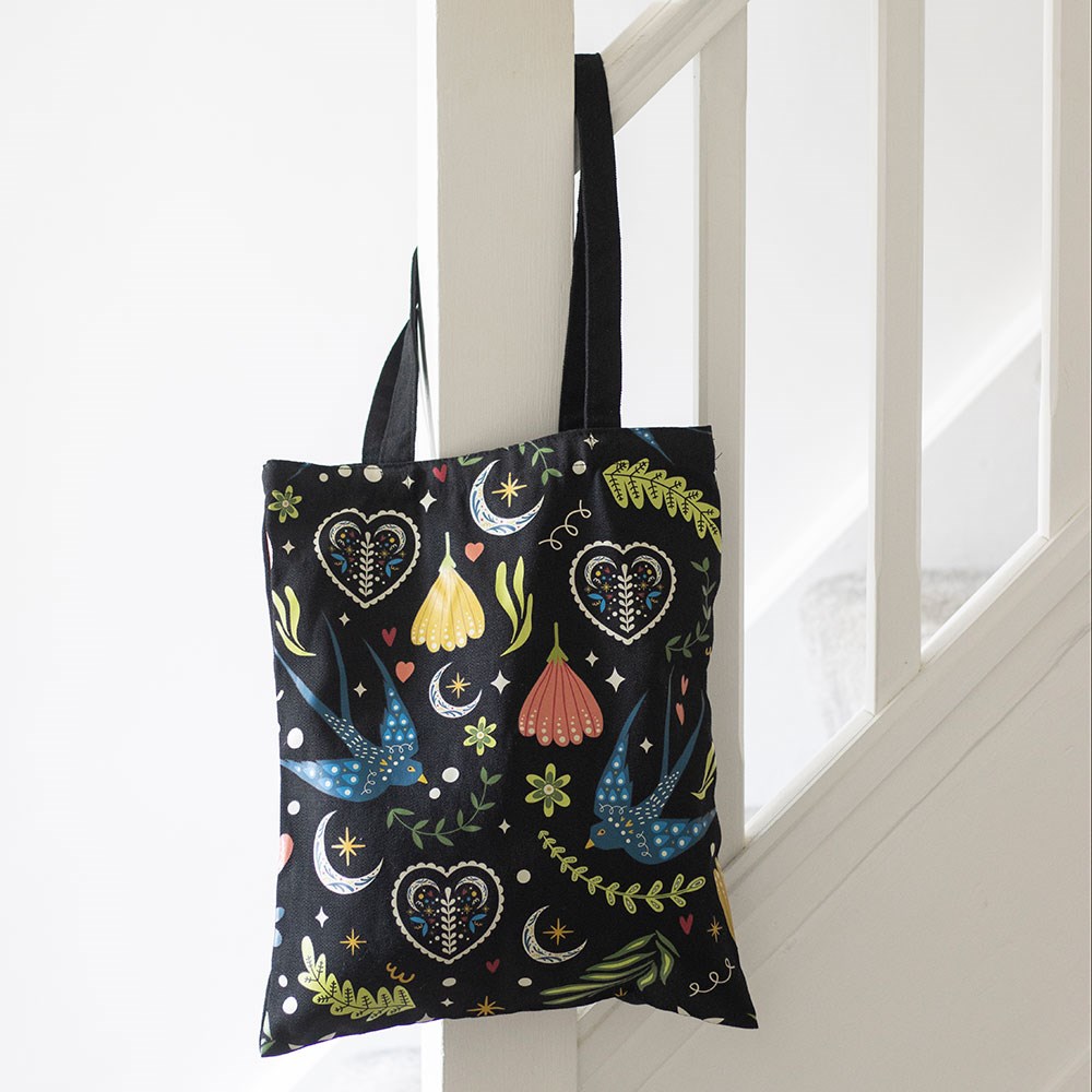 MB_78626 Totebag Midnight Bloom – Élégance Nocturne & Esprit Folk – Image 1