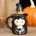 Mug “Sorcière Folklorique” – La Compagne Parfaite pour Vos Boissons d’Automne – Image 4